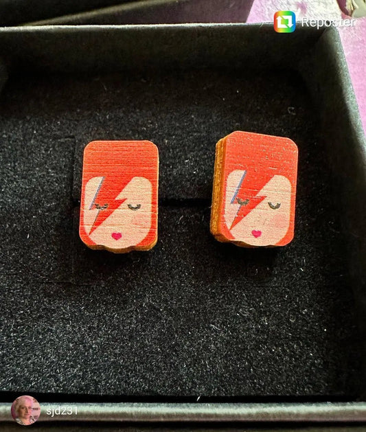 Bowie wooden stud earrings - Trend Tonic