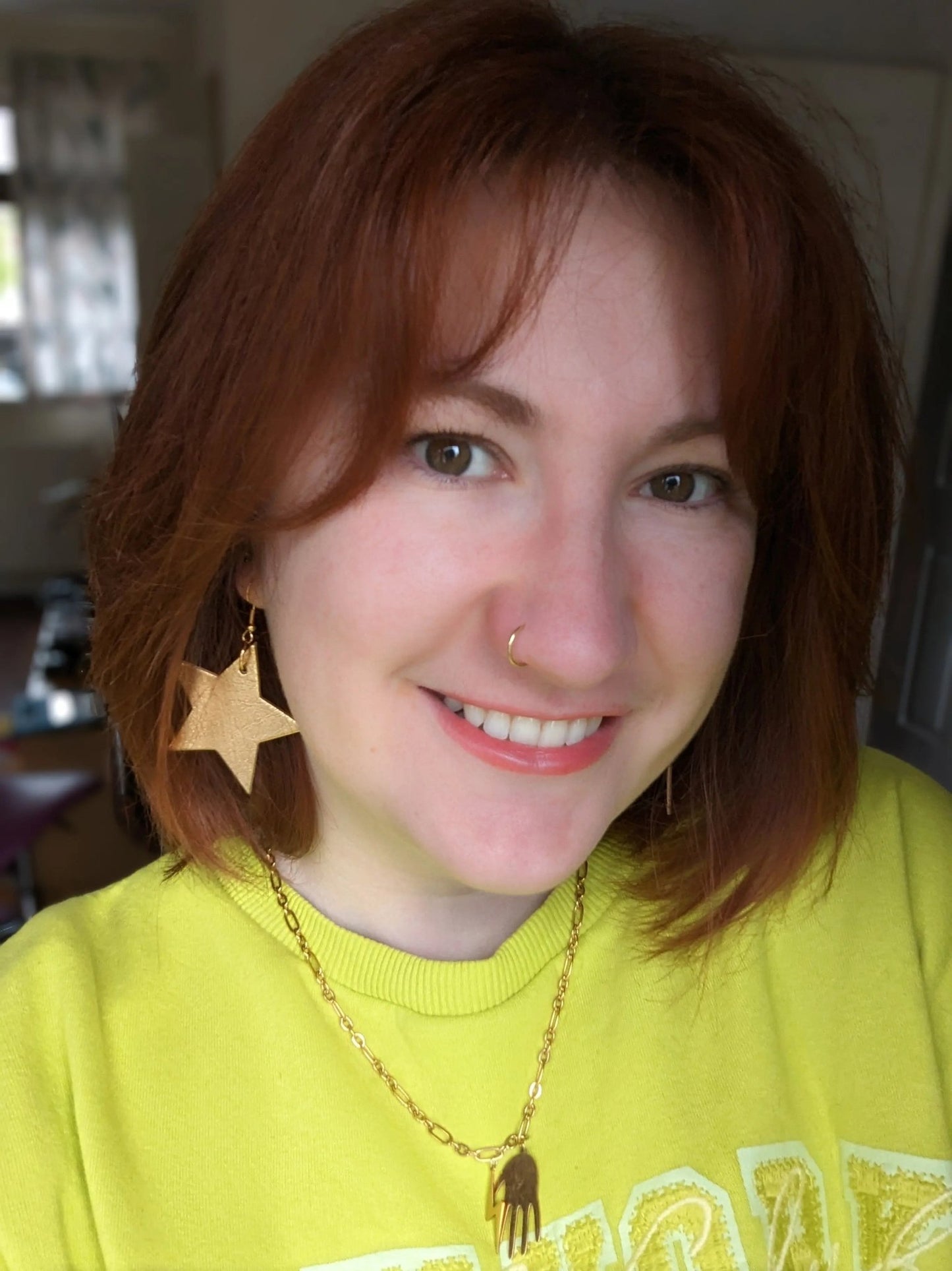 Gold metallic star earrings - Trend Tonic