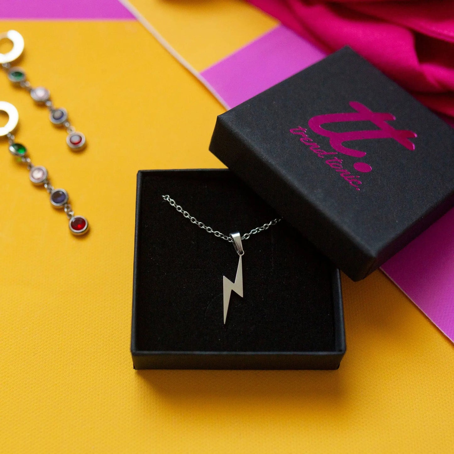 Lightning Bolt Necklace - Trend Tonic