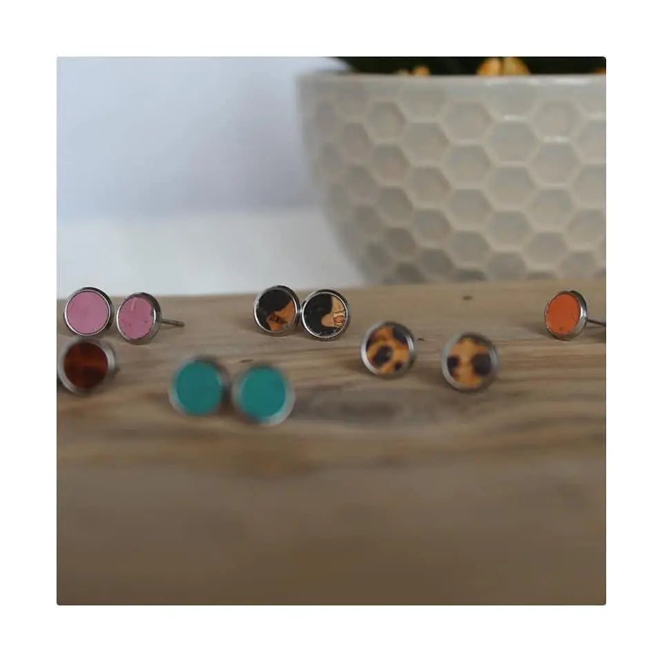 Mini cork stud earrings - Trend Tonic